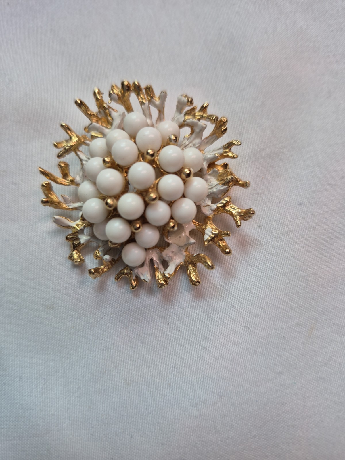 Vintage Brooches Lot Of Four