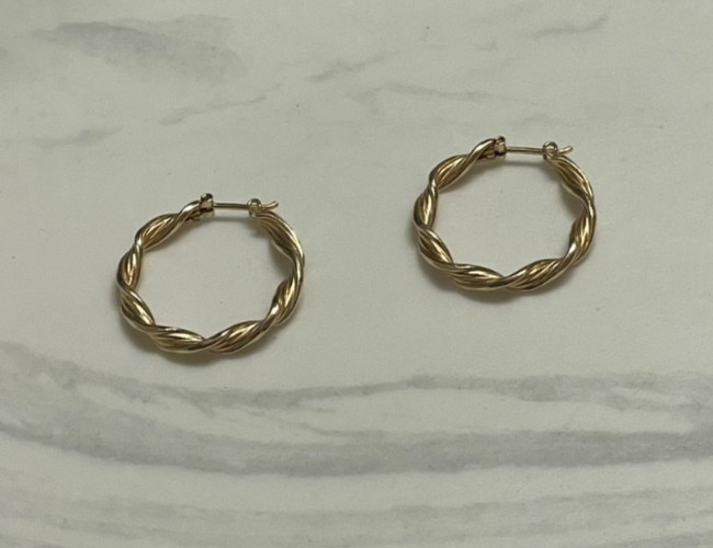 UNOAERRE 14k Yellow Gold Medium size Hoop Earrings Twisted Italy