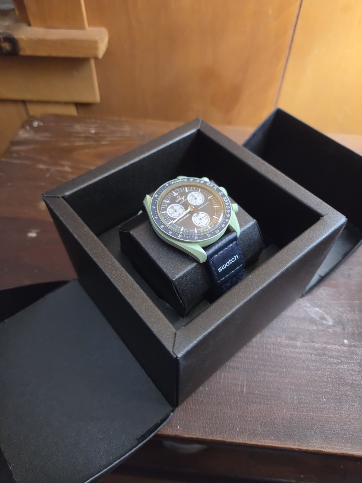 OMEGA x Swatch MoonSwatch Mission On Earth Bioceramic Chronograph Quartz 42mm