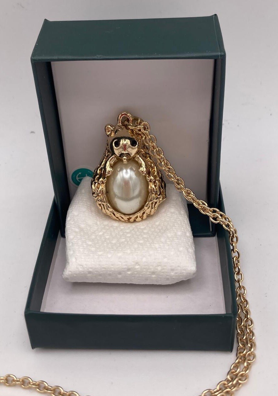 Hedgehog Willow Avon 80cm Long Necklace New In Box