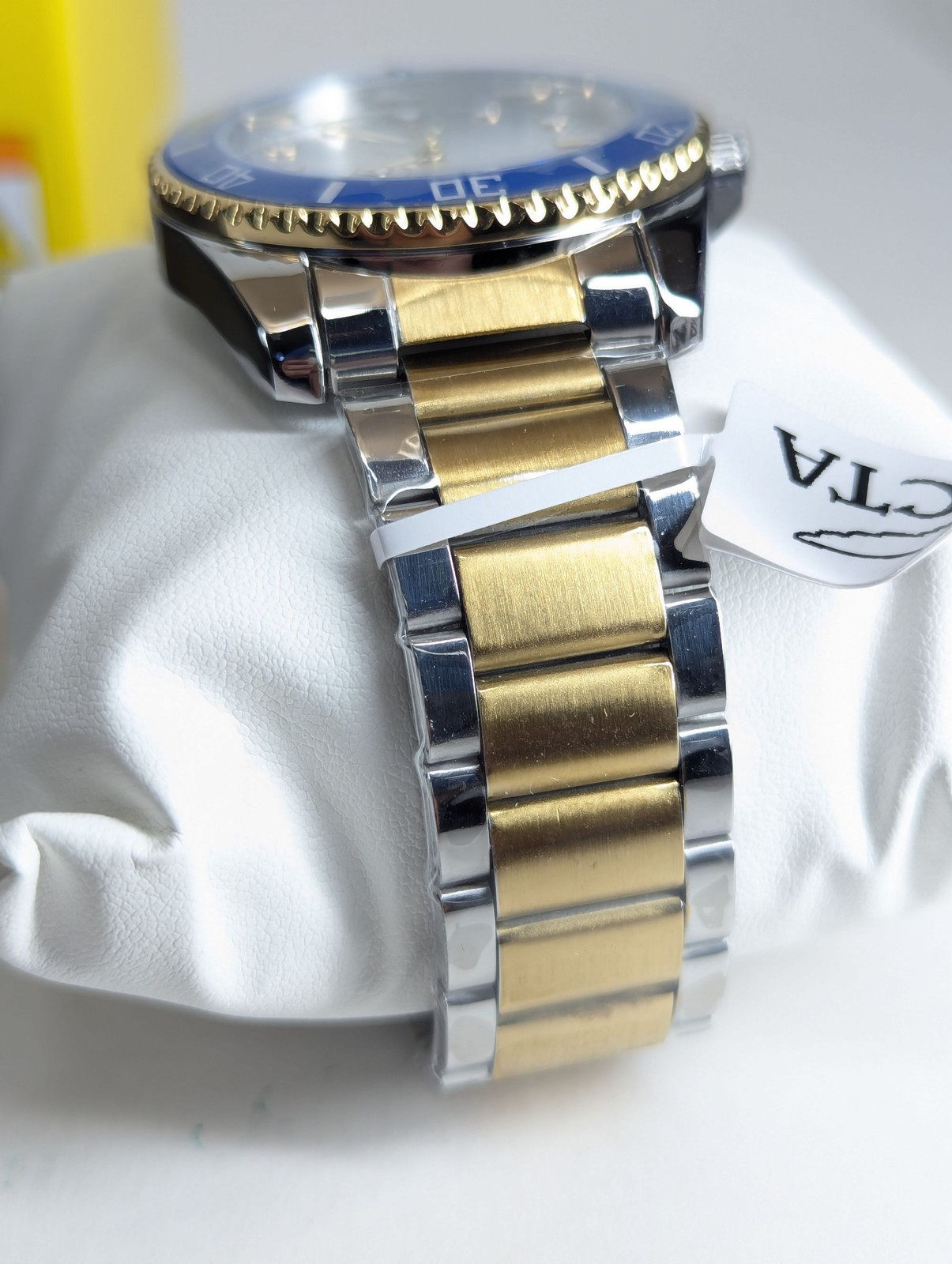 Invicta Diver Men’s Watch Blue Bezel Two Tone Gold, Steel 69398