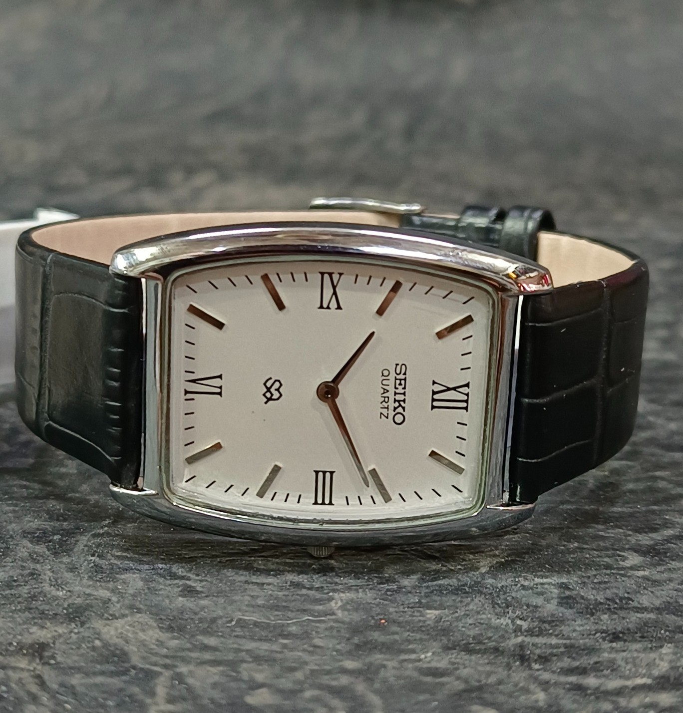 Seiko Slim Quartz Men’s Dress Watch Classic Two Hands Vintage Wristwatch