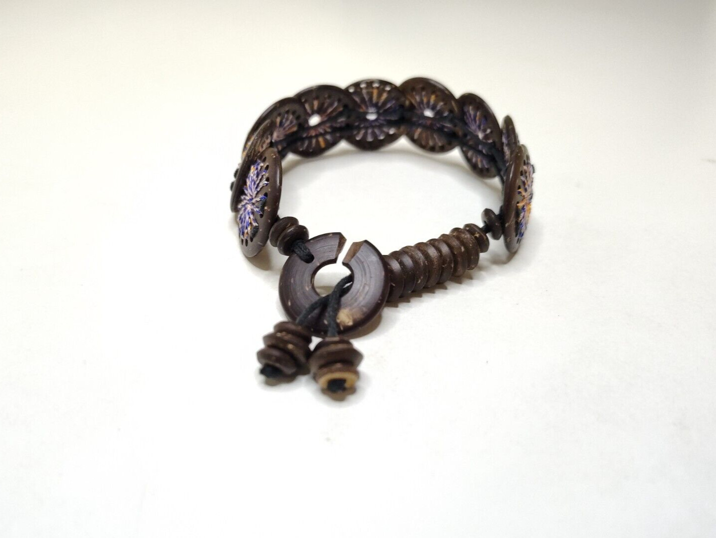 COCONUT SHELL BRACELET THAI DESIGN BROWN WHITE BLUE ORANGE COLORS THREAD
