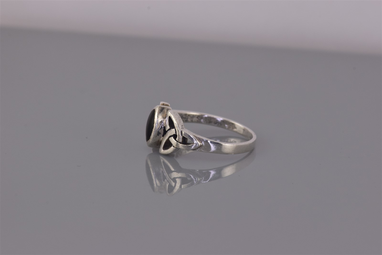 Peter Stone Sterling Silver Black Onyx Trinity Celtic Knot Band Ring 925 Sz: 7