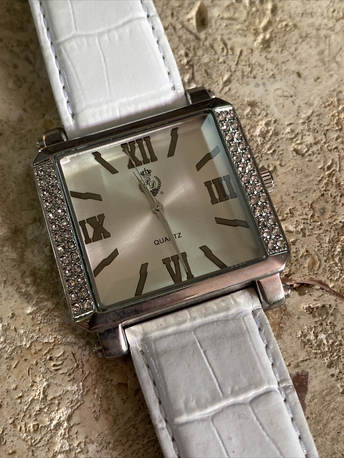 Women’s white leather strap PD Premier Design quartz watch – Needs Battery #1654