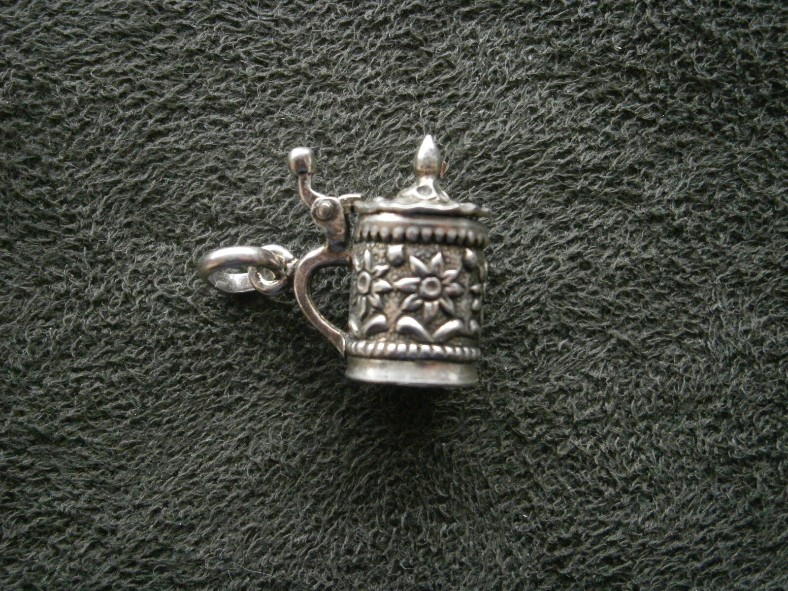 Opening Beer Stein Edelweiss Design Vtg 835 Silver Bracelet Charm Pendant 3.0g