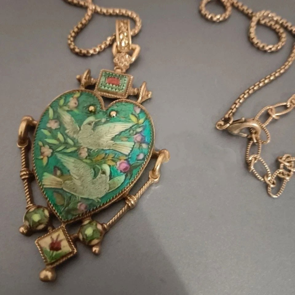 Vintage European Heart Enamel Necklace Unique Art Inlay Retro Pendant Jewelry