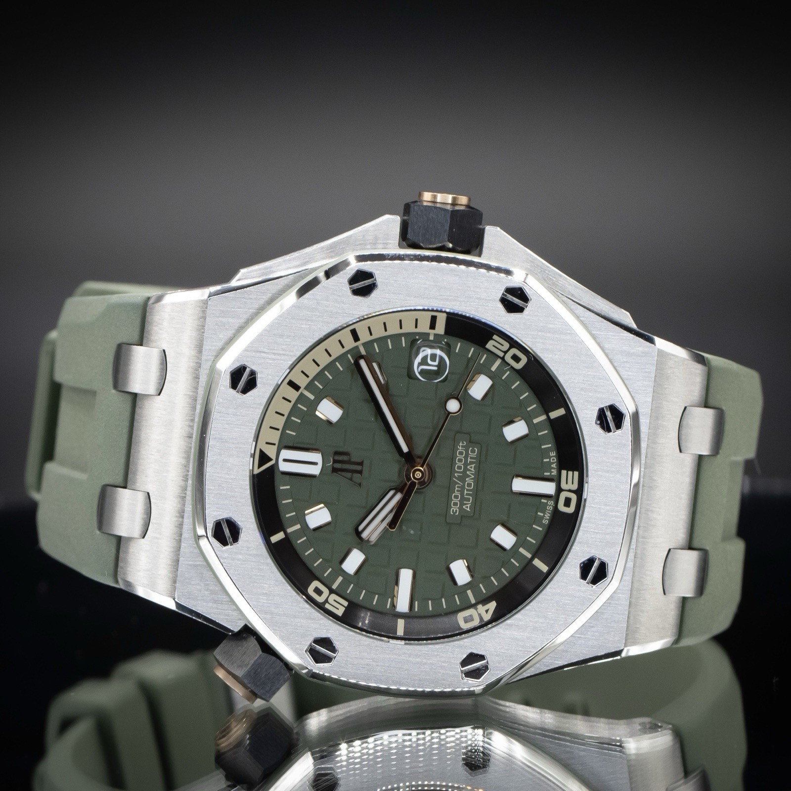 AUDEMARS PIGUET Royal Oak Offshore “Khaki” Diver 42 | Ref. 15720ST | Full Set