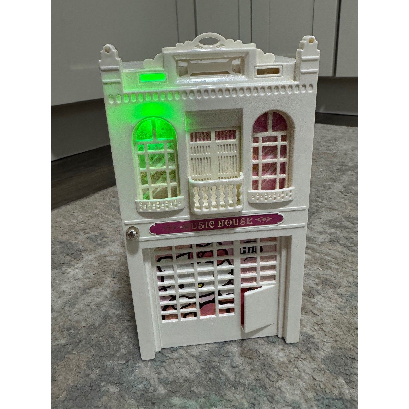 VTG Sanrio Hello Kitty Music House Light Up Musical Jewelry Box Kawaii Pink
