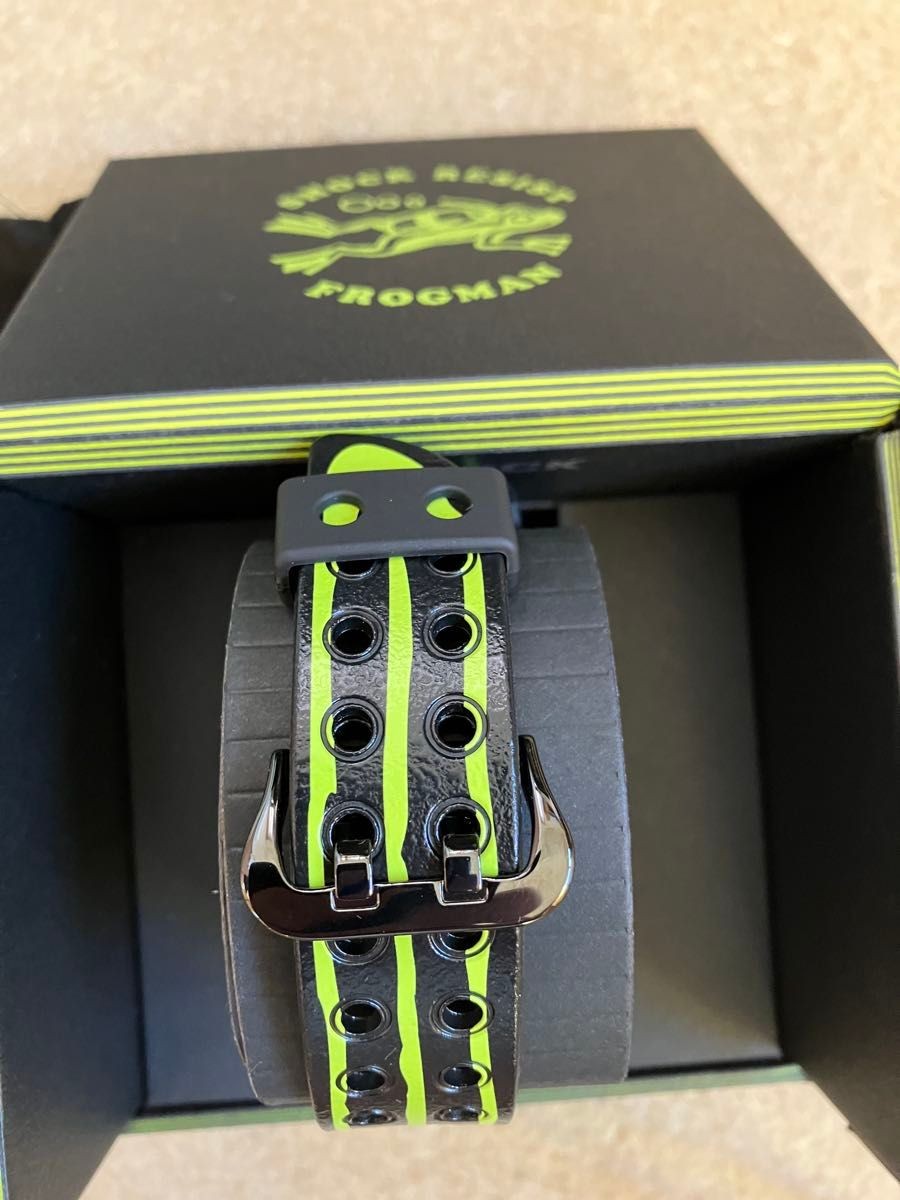 CASIO G SHOCK FROGMAN GW 8200TPF 1JR Poison Dart Frog Model Digital Watch