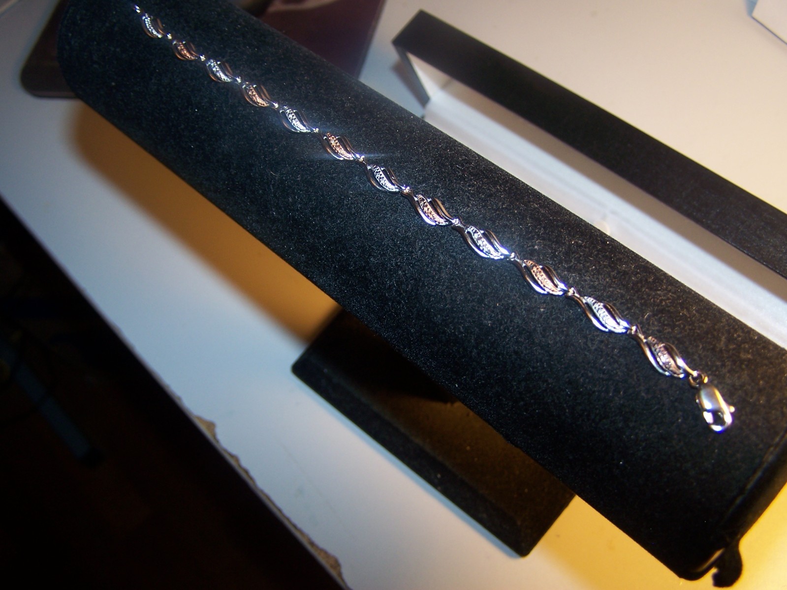 NEW DESIGNER FLAME STYLE DIAMOND ACCENT STERLING SILVER TENNIS BRACELET 7 1/4″