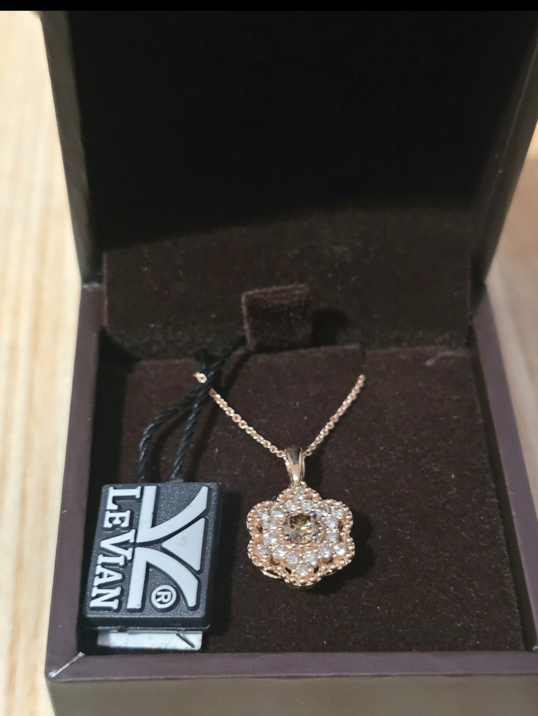 NEW! LE VIAN Diamond 🌸Flower Necklace 3/8 Ct Tw In 14k Strawberry 🍓 Gold