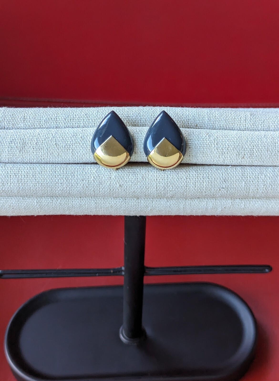 Vintage Trifari Earrings Gold Tone Blue Charcoal Gray Enamel Clip On Teardrop