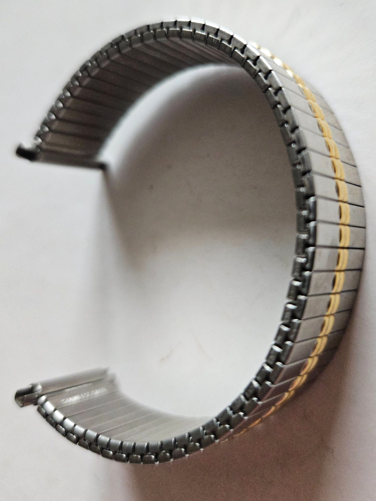 18mm – 2 Tone Elastic Metal Watch Band / Silver & Gold ( 5.5″ Min Length )