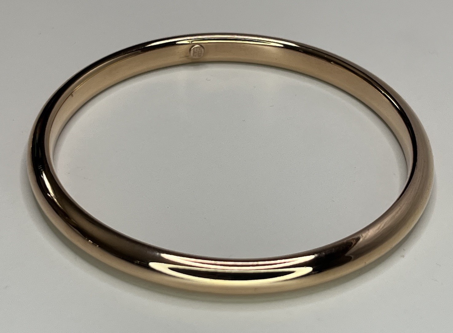 One Milor Italy 14K Rose Gold Over Resin Rounded Shape Oval Bangle Bracelet 8”