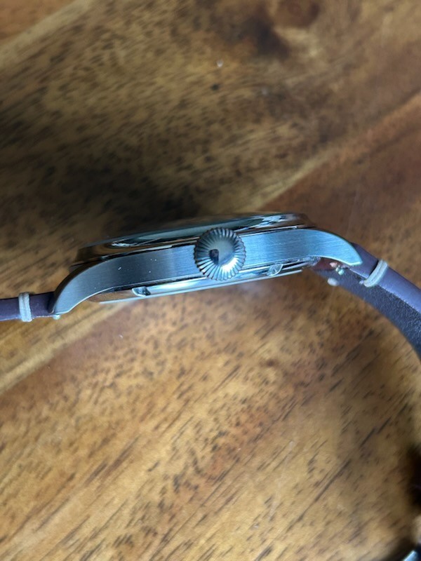 Mechanical pilots watch hand wind