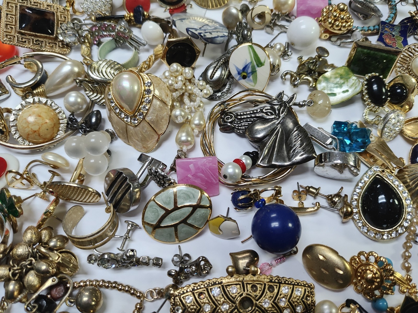 Huge Estate Junk Jewelry Lot 7lbs Earrings Screw Back Clip On Etc (Read Desc.)