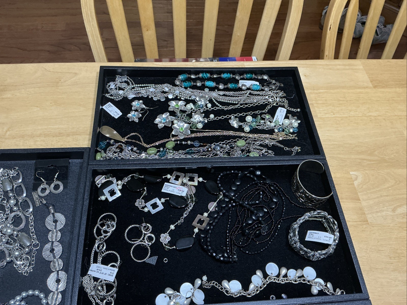 Huge Premium 50-pc. Premier Designs Jewelry/ Perfect For Boutiques/ See Des.