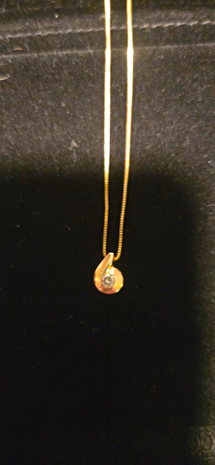 14k Yellow Gold Pendant Necklace Bezel-Set Round Diamond, 1 Stone, 18 Inch