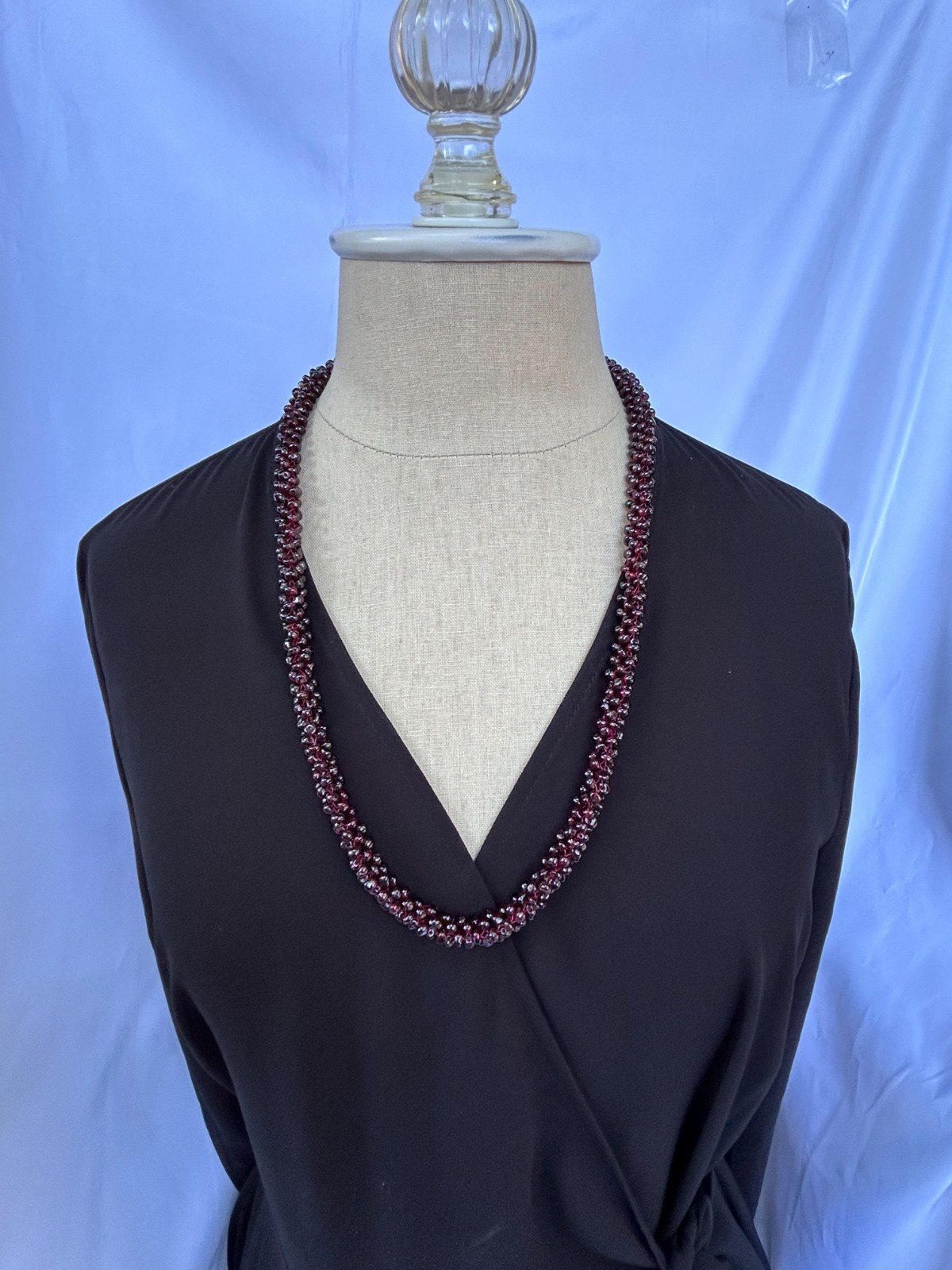 VTG NATURAL RED GARNET BEADED WOVEN ROPE NECKLACE26″ BOHO GEMSTONE STATEMENT