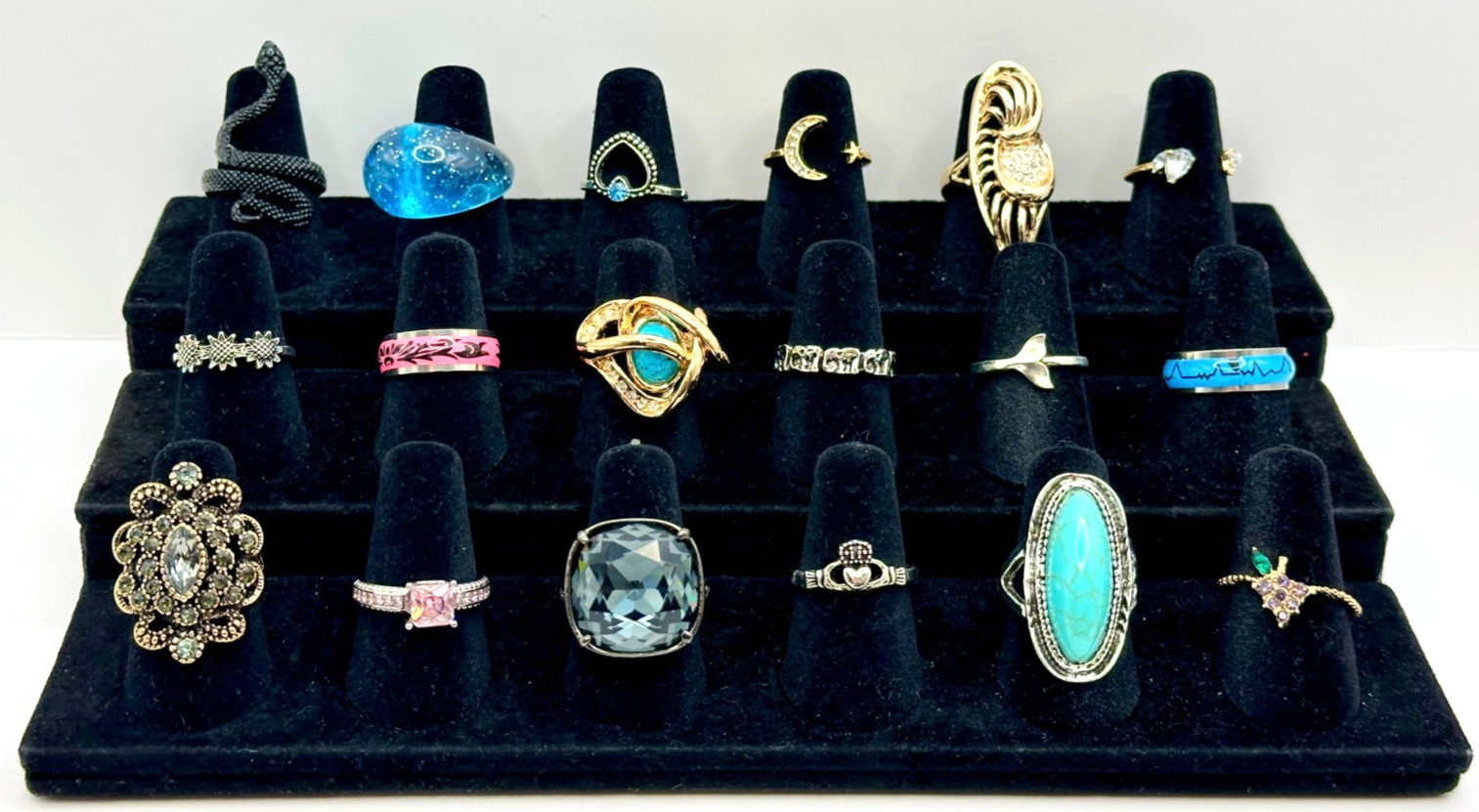 Lot of 18 Fashion Rings Sizes 6 to 6.5 1 Premier Design Contemporary R-45