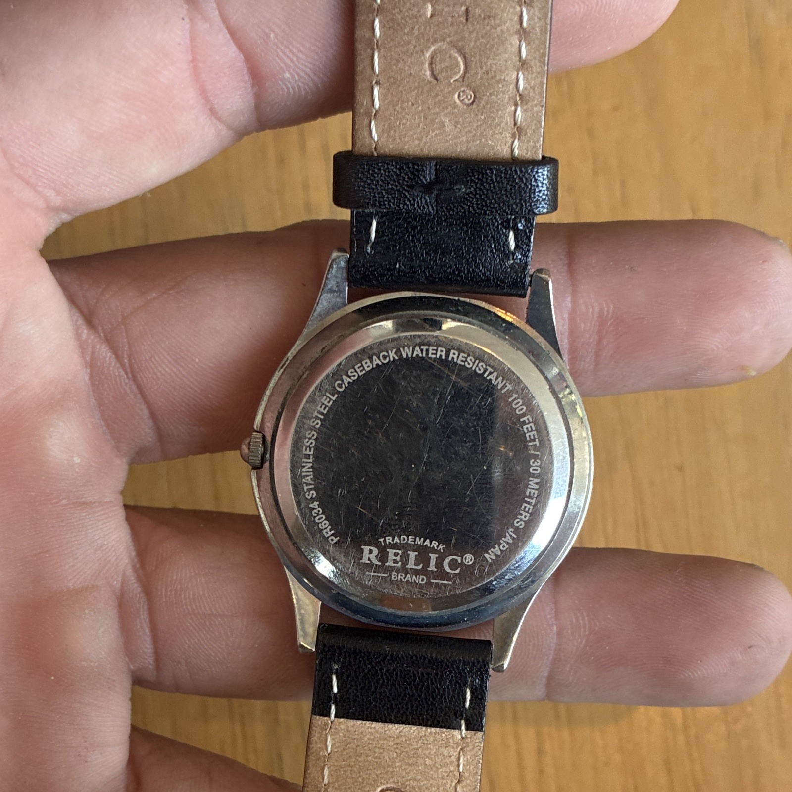 Vintage Relic Quartz Analog Watch Silver Dial Black Leather Strap 38mm 50m WR
