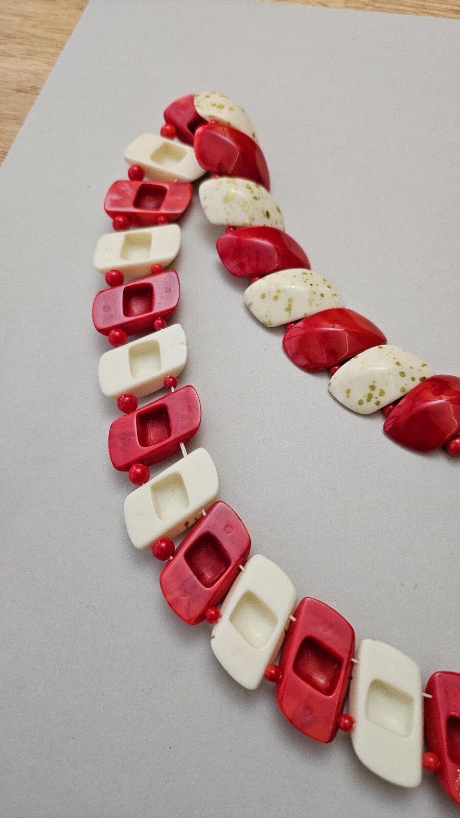 Vintage Red White Plastic Resin Choker Necklace 17″