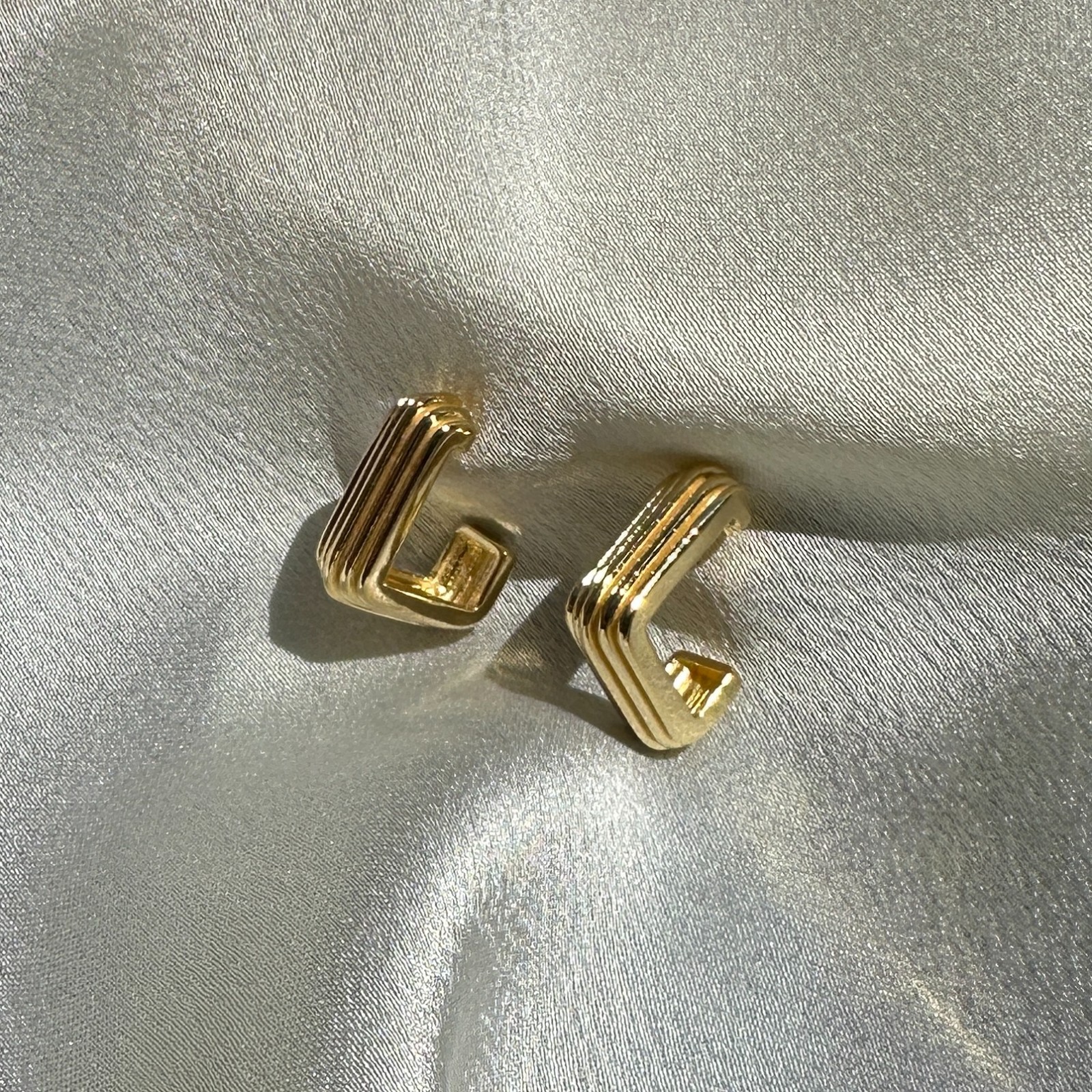 18K Gold Filled Grooved C-Hoop Earrings
