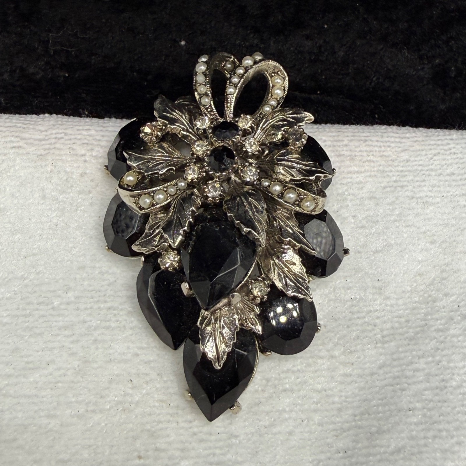 Vintage ART Rhinestone Brooch Black Silver Tone Signed