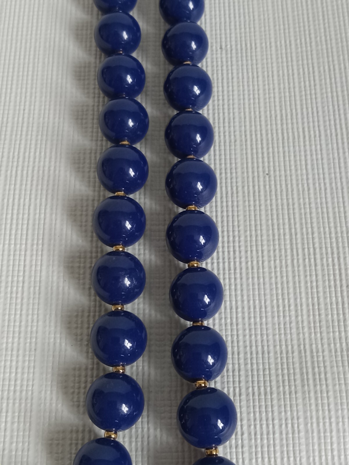 Vintage Navy Blue & Gold Toned Single Strand Acrylic Beaded Lightweight Necklace