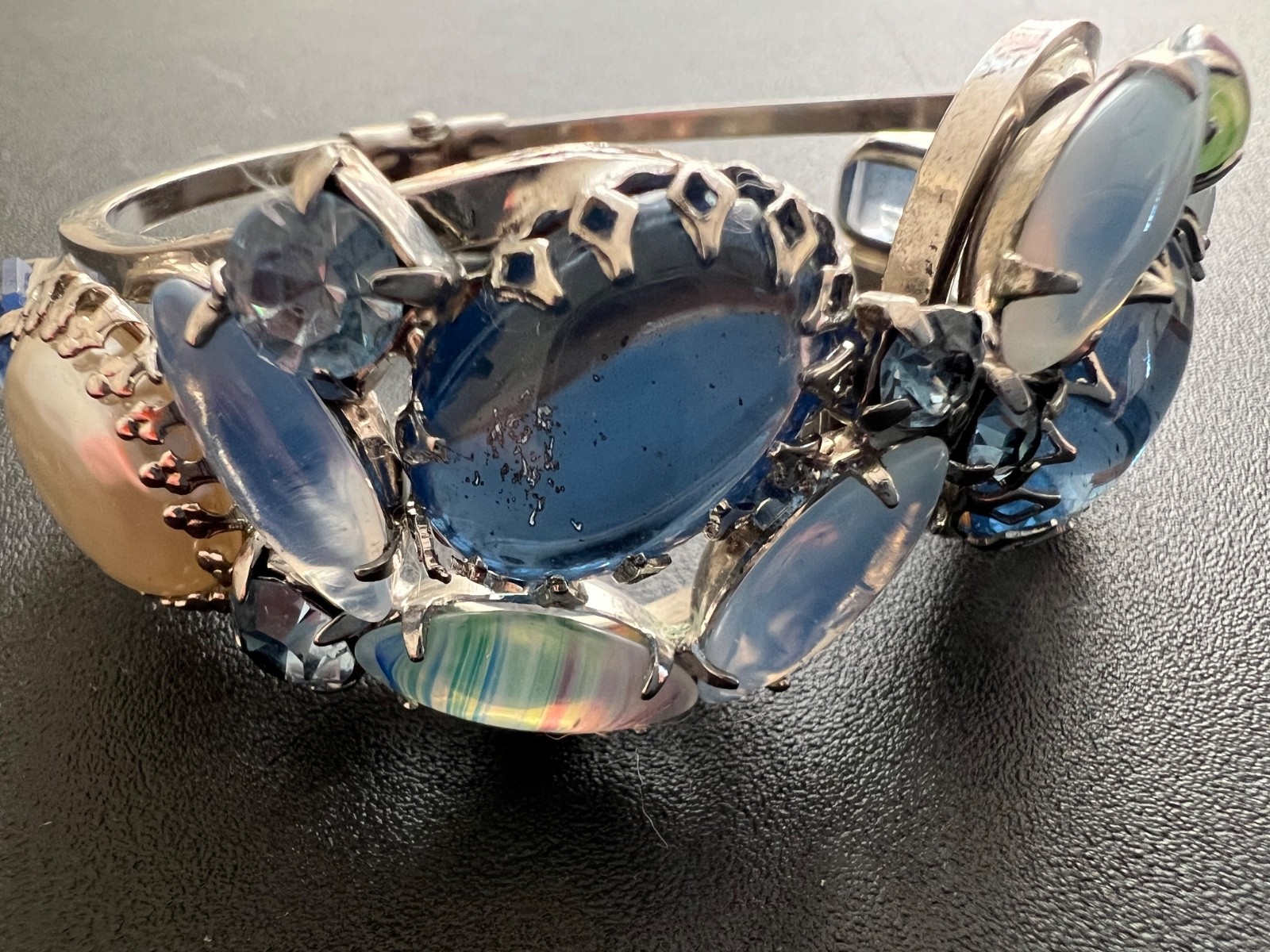 A132 Vintage Juliana Blue Glass Givre Cabochon Pearl Silve Clamper Bracelet
