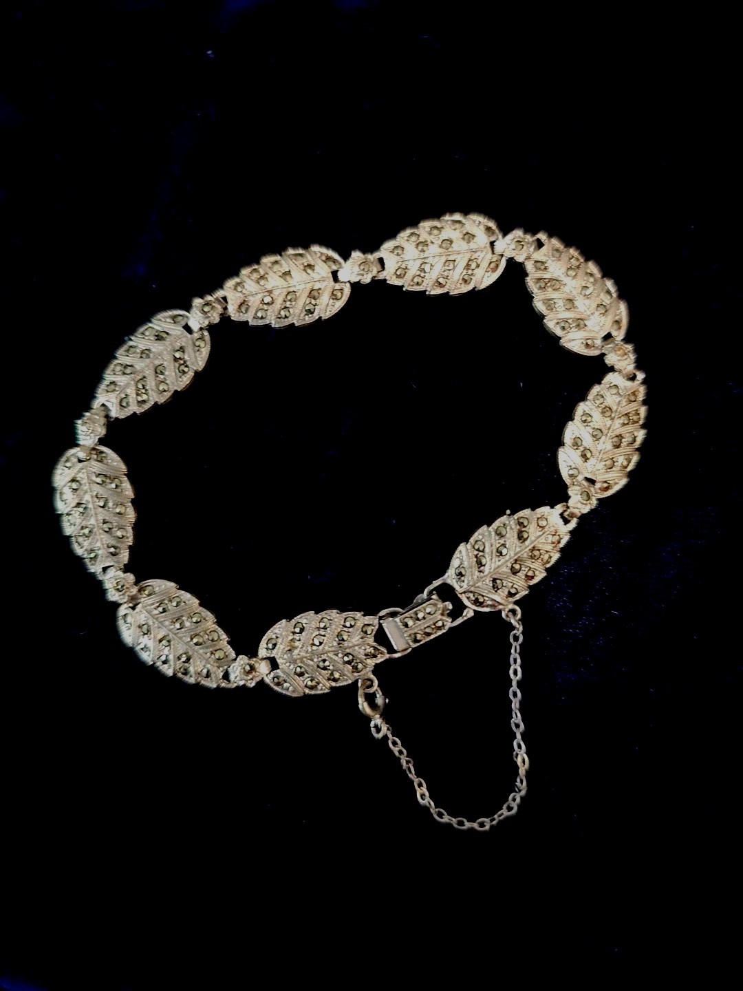 Vintage Signed B.B. Sterling Leaf Design Bracelet with Marcasite Stones 7 5/8″