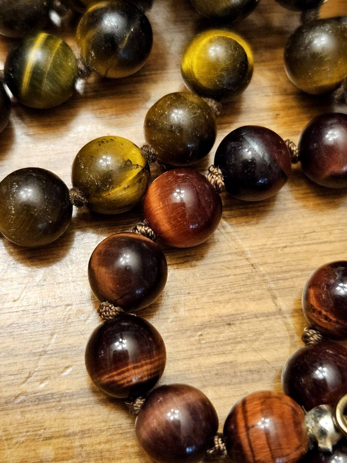 8″ Red Tiger’s Eye Polished Stone Knotted Bracelet w/14k 1/20 Gold Filled Clasp