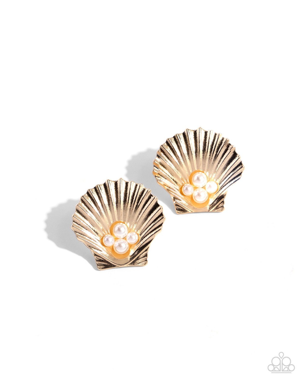 Paparazzi Oyster Opulence – Gold – Peach & White Pearls – Post Earrings