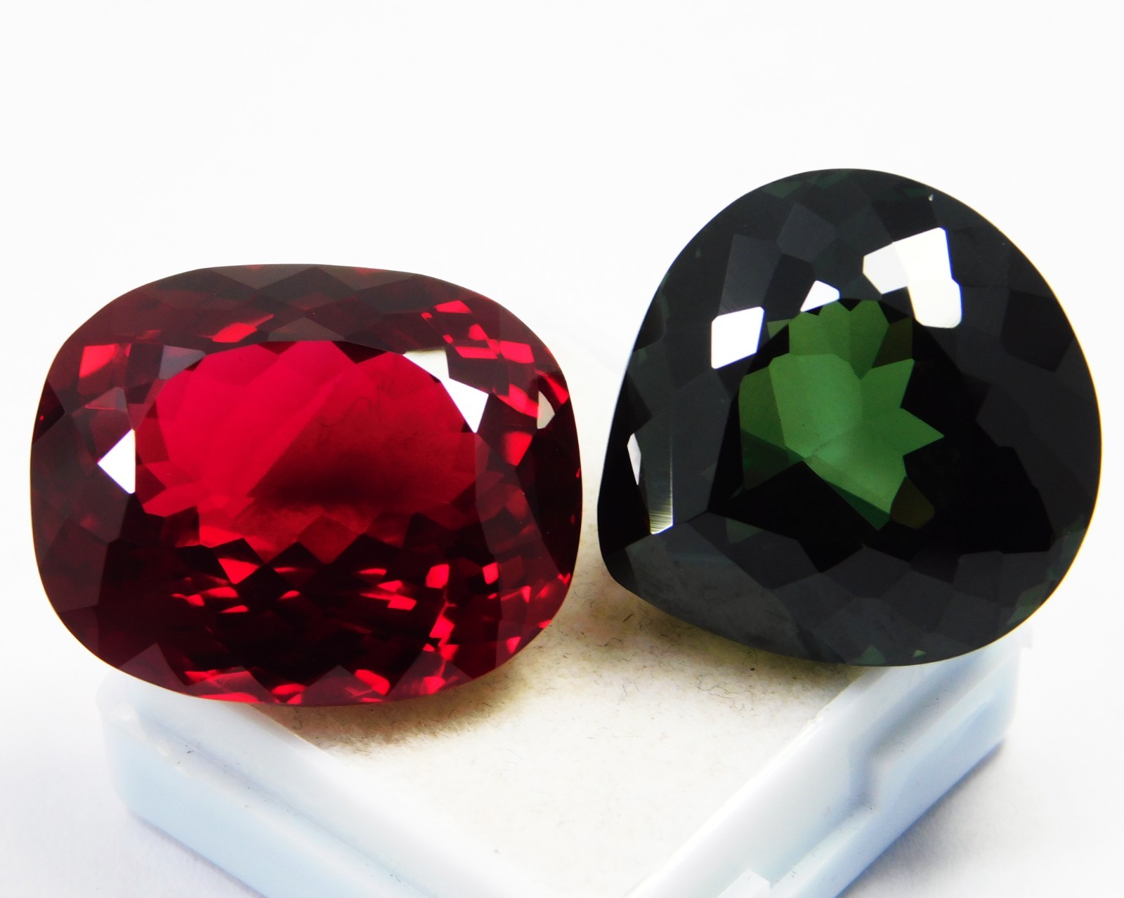 Certified PIGEON BLOOD RED Ruby / GREEN SAPPHIRE 97.70 Ct Natural Exclusive Pair