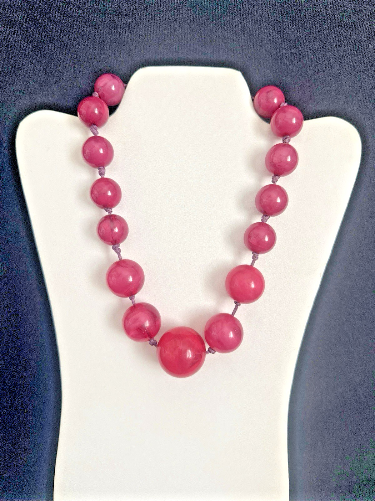 Fuchsia Pink Lucite Graduated Chunky Bead Hand Knotted 20“ Adjustable Necklace