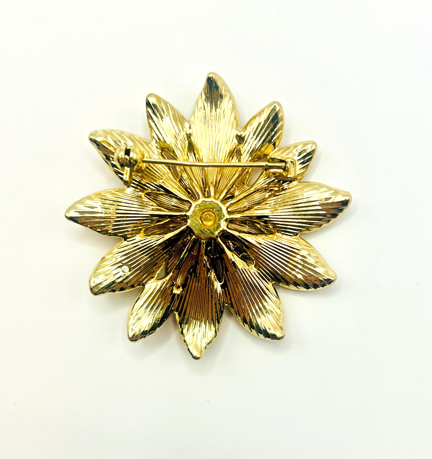 MACY’S HOLIDAY LANE Glitter Epoxy Christmas Poinsettia Brooch; Gold Tone Pin