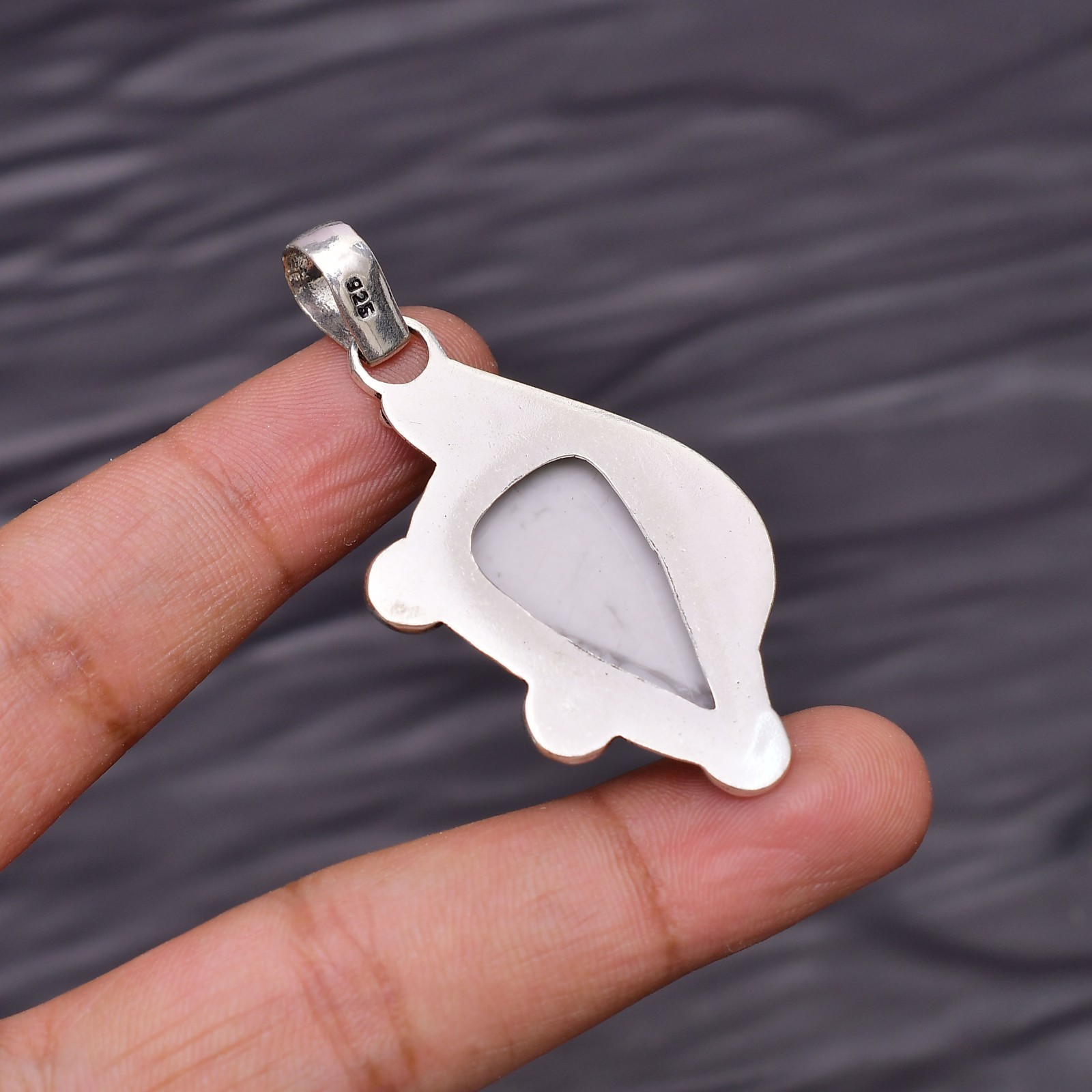 Howlite Gemstone 925 Sterling Silver Jewelry Pendant 2.04″