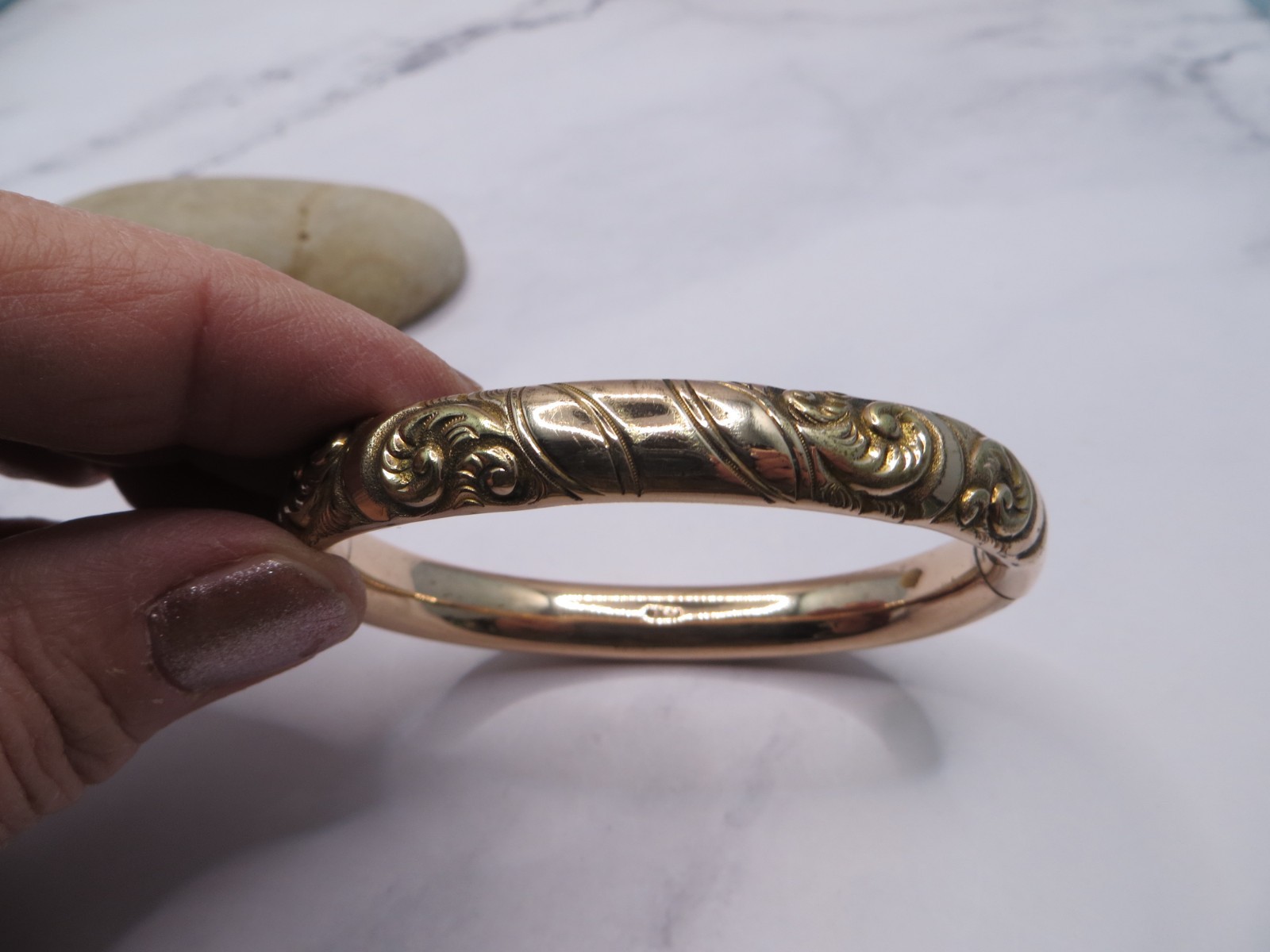 Antique Art Nouveau Yellow Gold Filled Hinged Bangle Bracelet Swirl Leaf #116