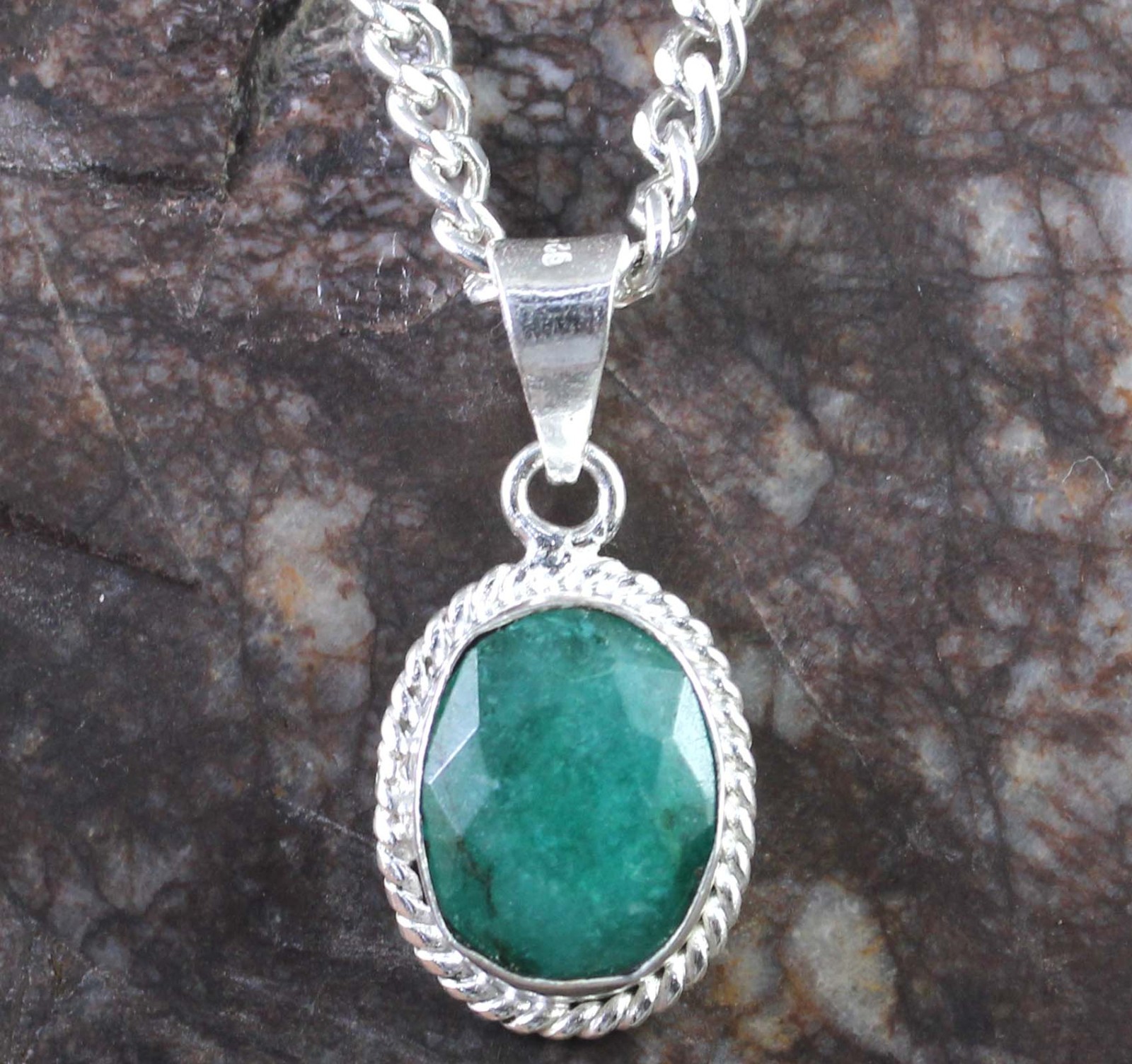 Natural Green Emerald 9.05 Ct/12 mm Oval Gemstone Certified Engagement Pendant