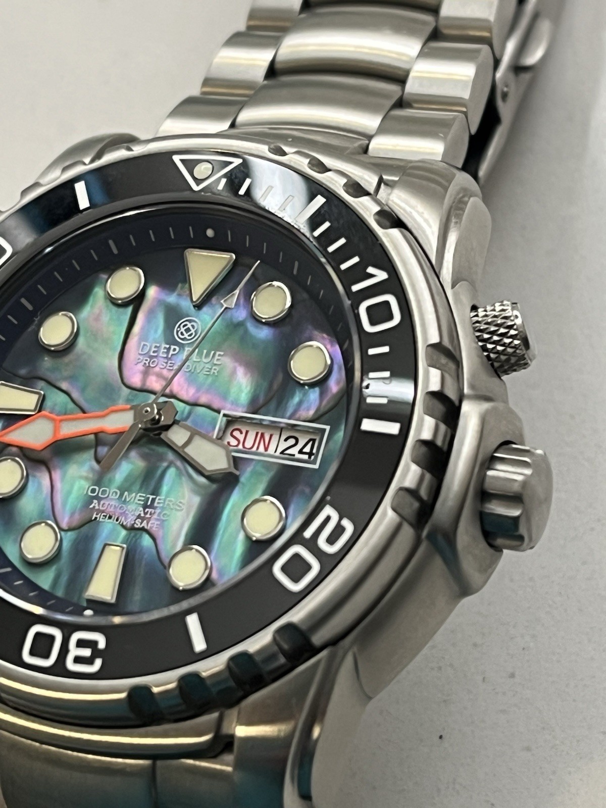Deep Blue PRO SEA DIVER 1000M AUTO DIVE WATCH-ABALONE DIAL/Lightly Used.