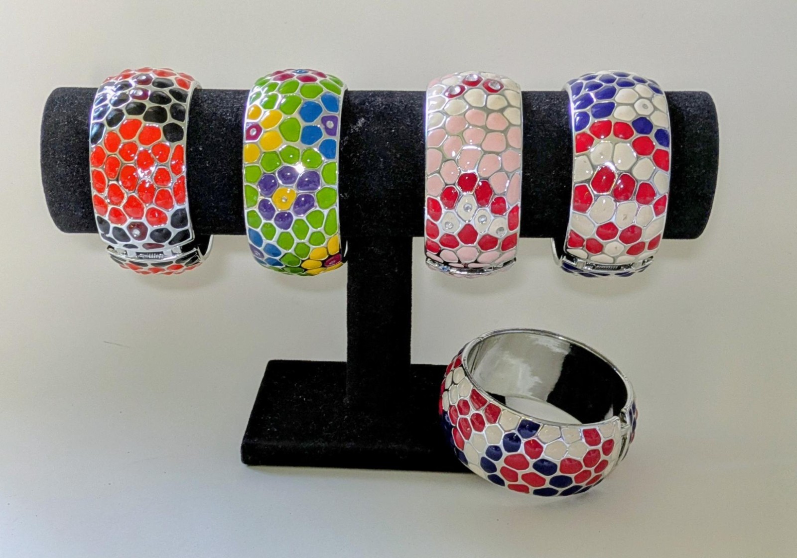 Bulk Lot Assorted Fashion Bangles Bracelets Mixed Colors Wooden Metal 30 pc