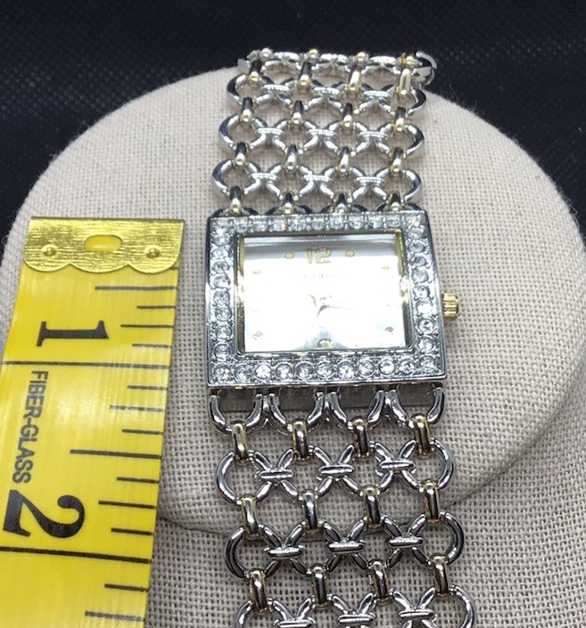 Ladies Avenue Wide 2 Tone Cz Stone Wrist Watch -Works-New Battery W1139