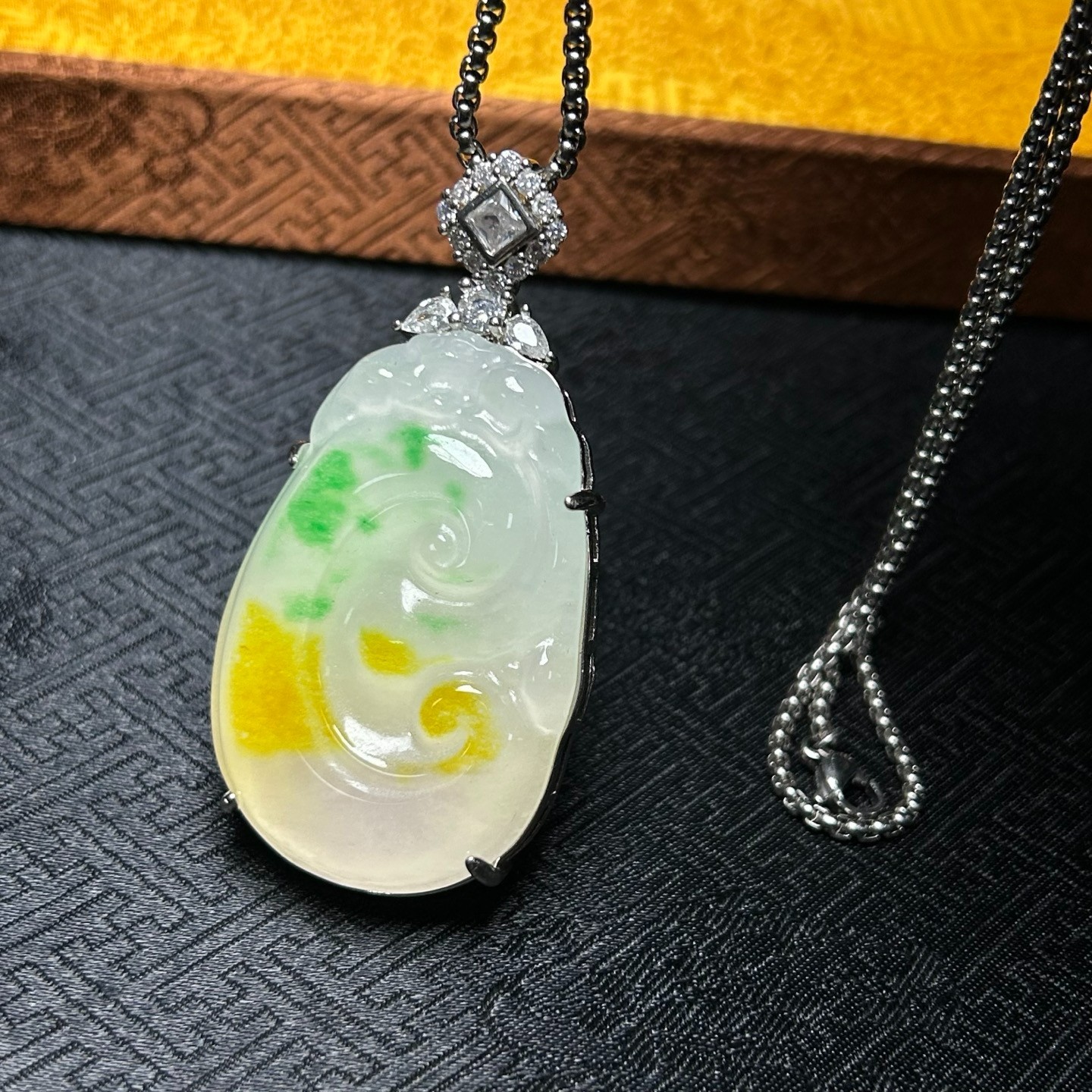 Nature inlay ice white Burmese Jade Jadeite Carved Ruyi lucky Pendant&Necklaces
