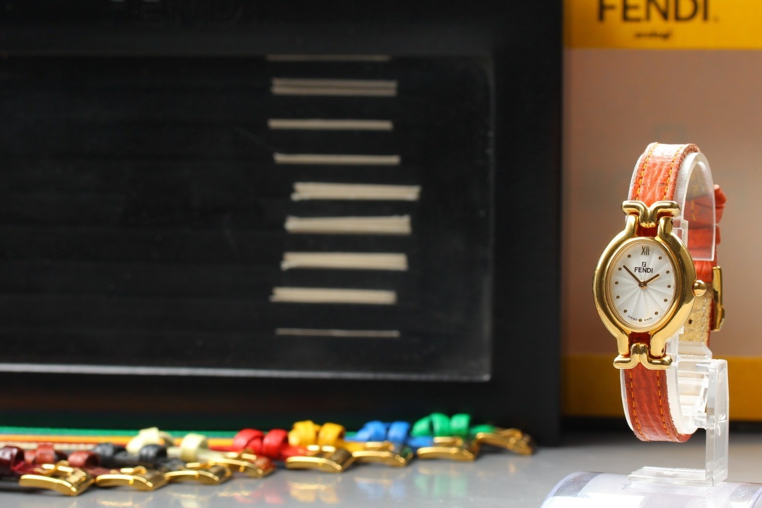 *N MINT w/ Box* FENDI 640L Chameleon 24mm 9 Colors Change Belt Qz Women’s Watch