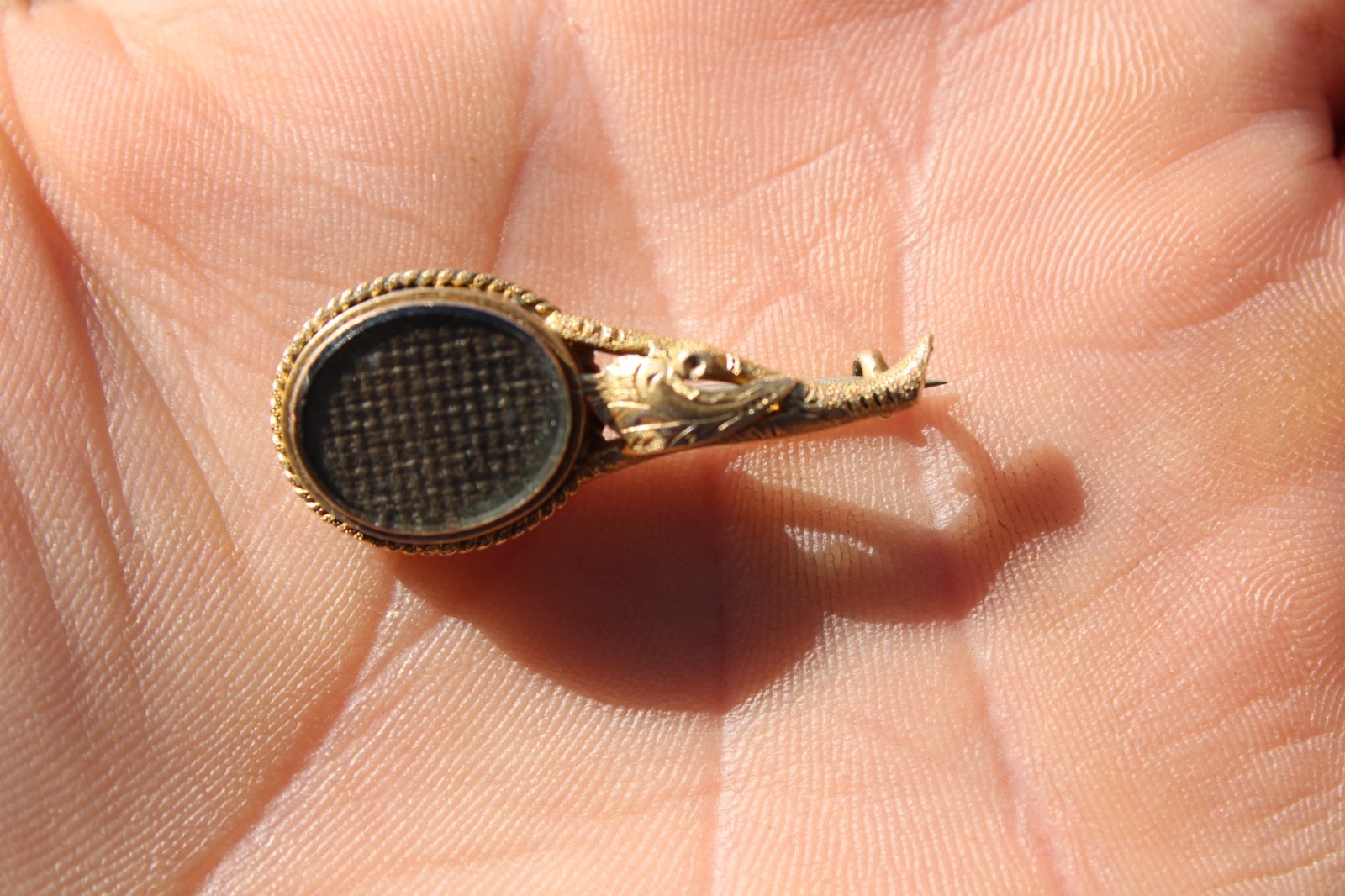 Antique 14k Yellow Gold Victorian Mourning Brooch, 3.17g (1.25″)