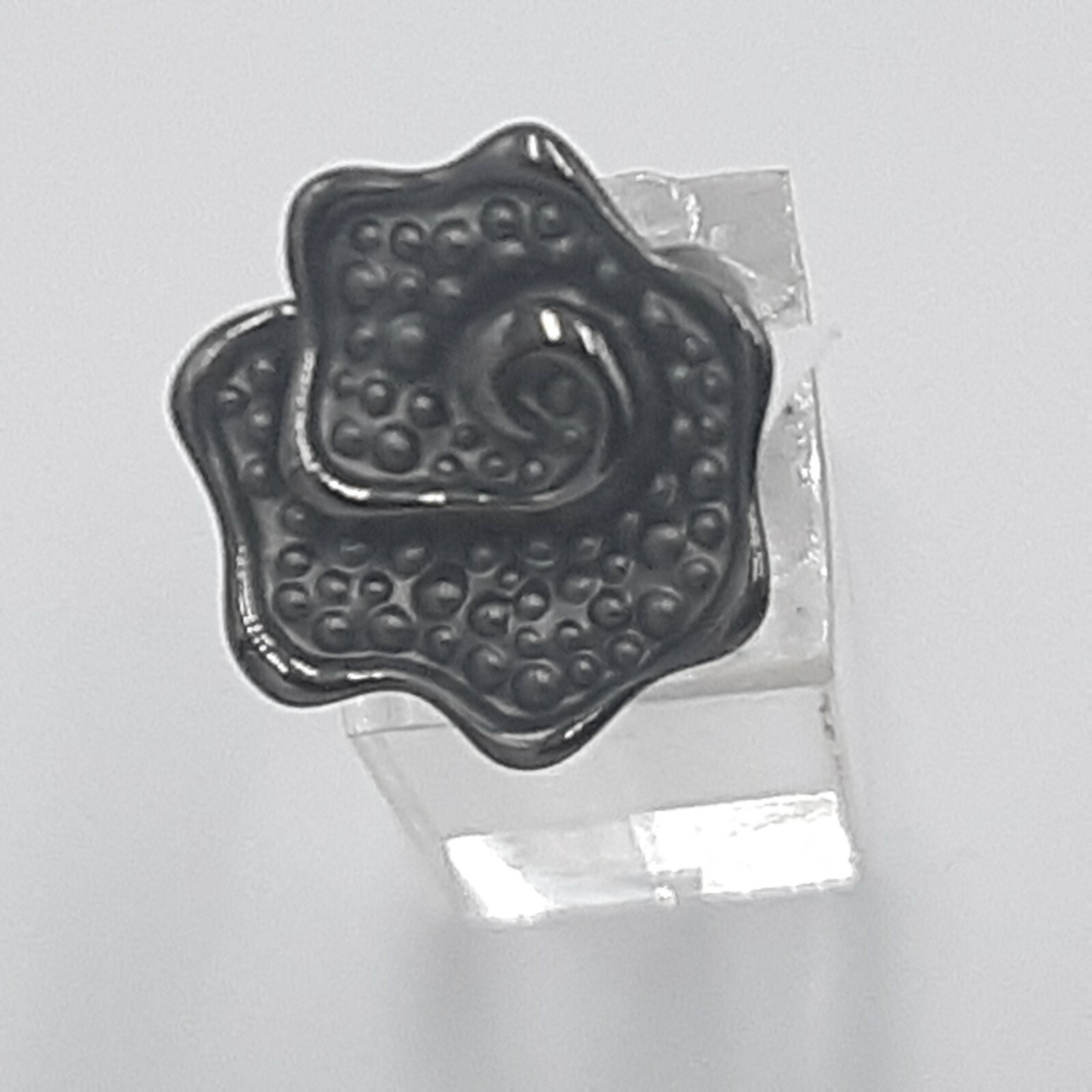 Bumpy Flower Ring Gunmetal Gray Pink House Imports Jewelry