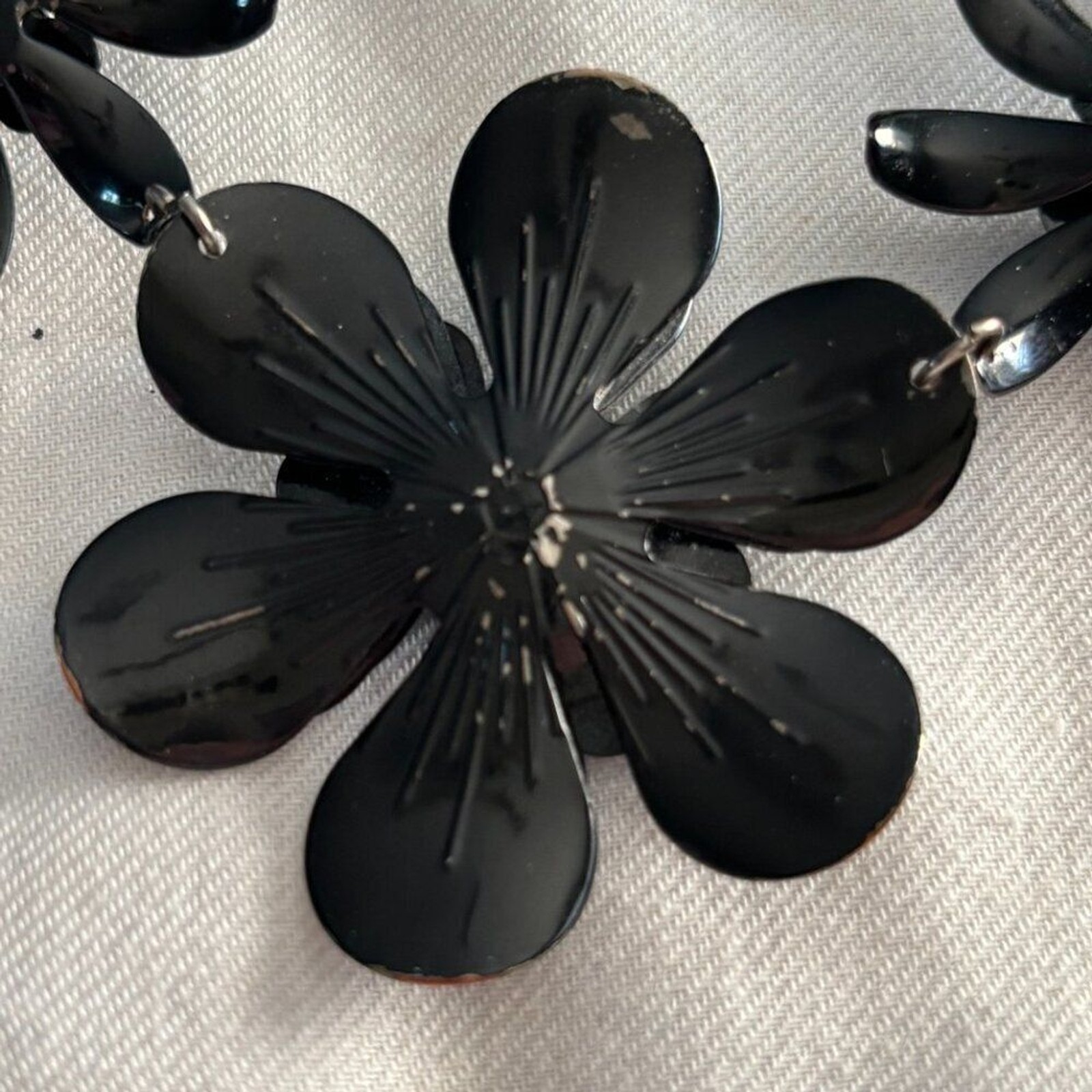 Claire’s Black Enamel Flower Statement Necklace Floral Bib Gunmetal Chain