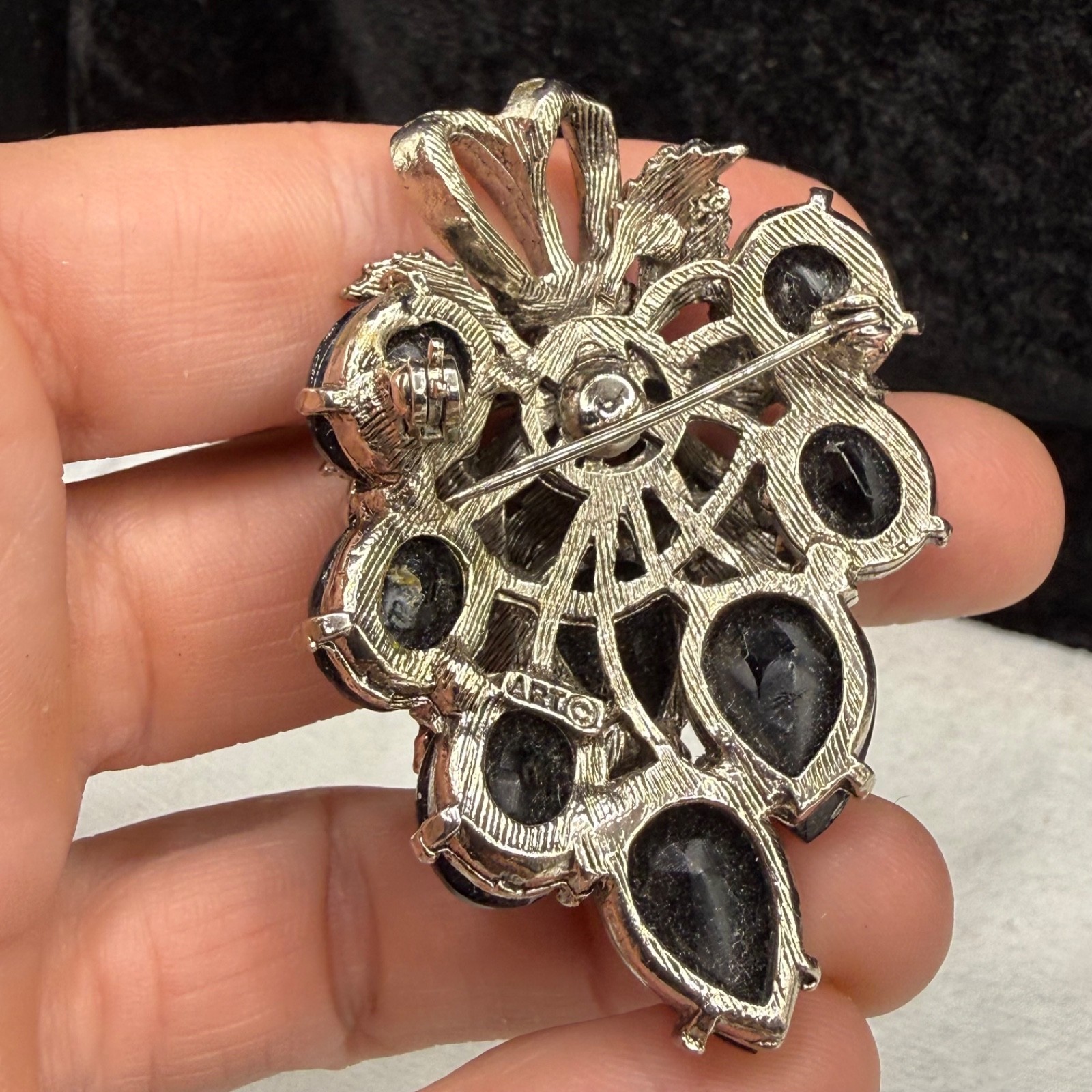 Vintage ART Rhinestone Brooch Black Silver Tone Signed