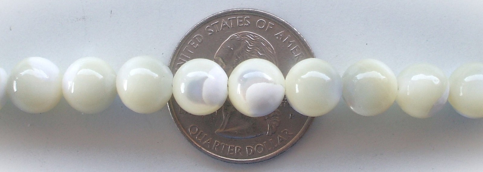 Vintage Estate 28″ 8.7mm White Mother Of Pearl Round Bead Necklace w/Box VGC